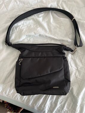 Travelon Black Messenger Bag